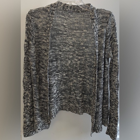 Sweaters - Black& White Knit Style Open Front Cardigan